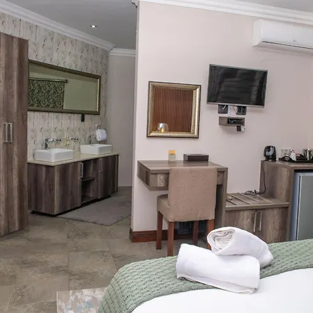 Iso'Bella Vita Guesthouse Phalaborwa Room photo